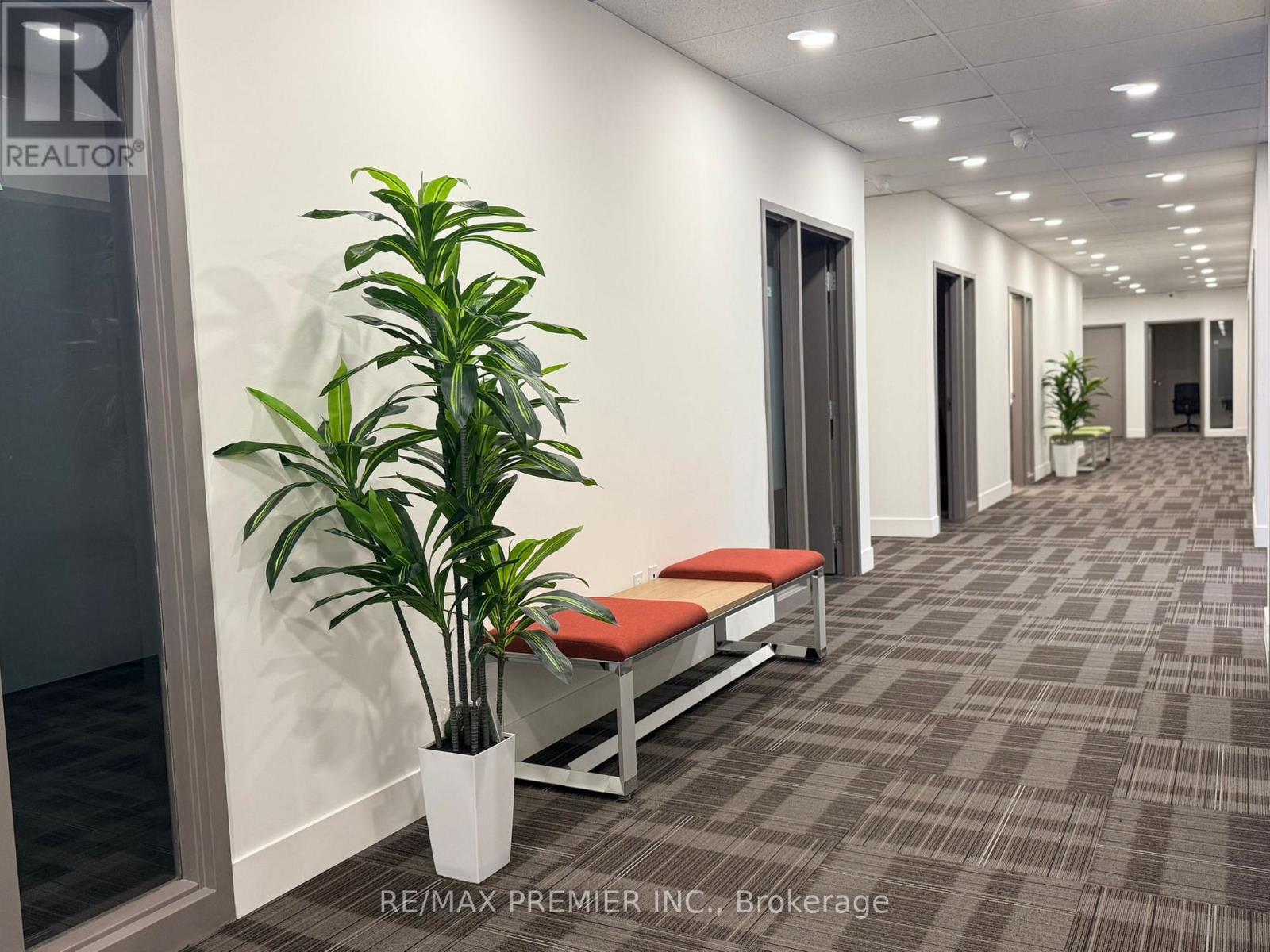 302-15 - 3390 South Service Road E, Burlington, Ontario  L7N 3J5 - Photo 10 - W12807852