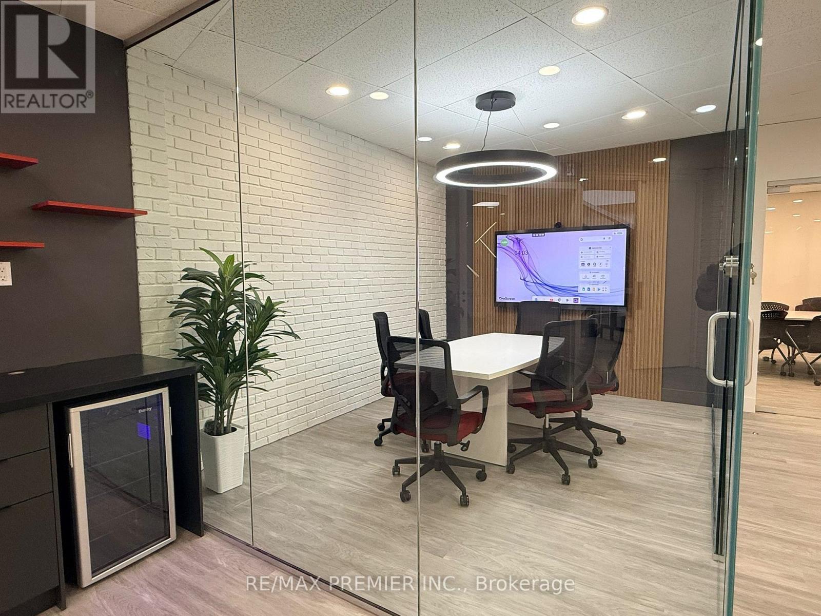 302-15 - 3390 South Service Road E, Burlington, Ontario  L7N 3J5 - Photo 16 - W12807852