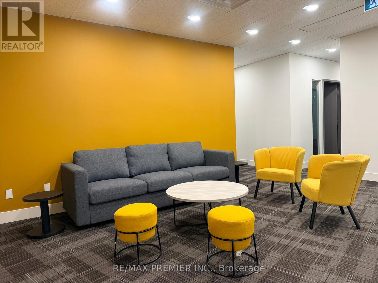 302-15 - 3390 South Service Road E, Burlington, Ontario  L7N 3J5 - Photo 5 - W12807852