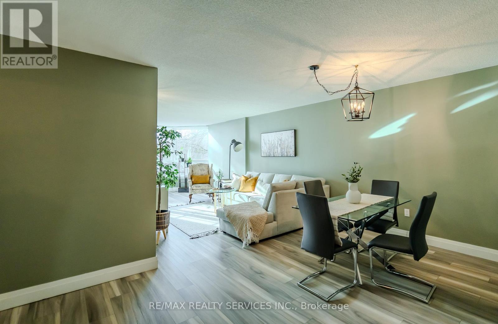 203 - 8 Lisa Street, Brampton, Ontario  L6T 4S6 - Photo 2 - W12807882