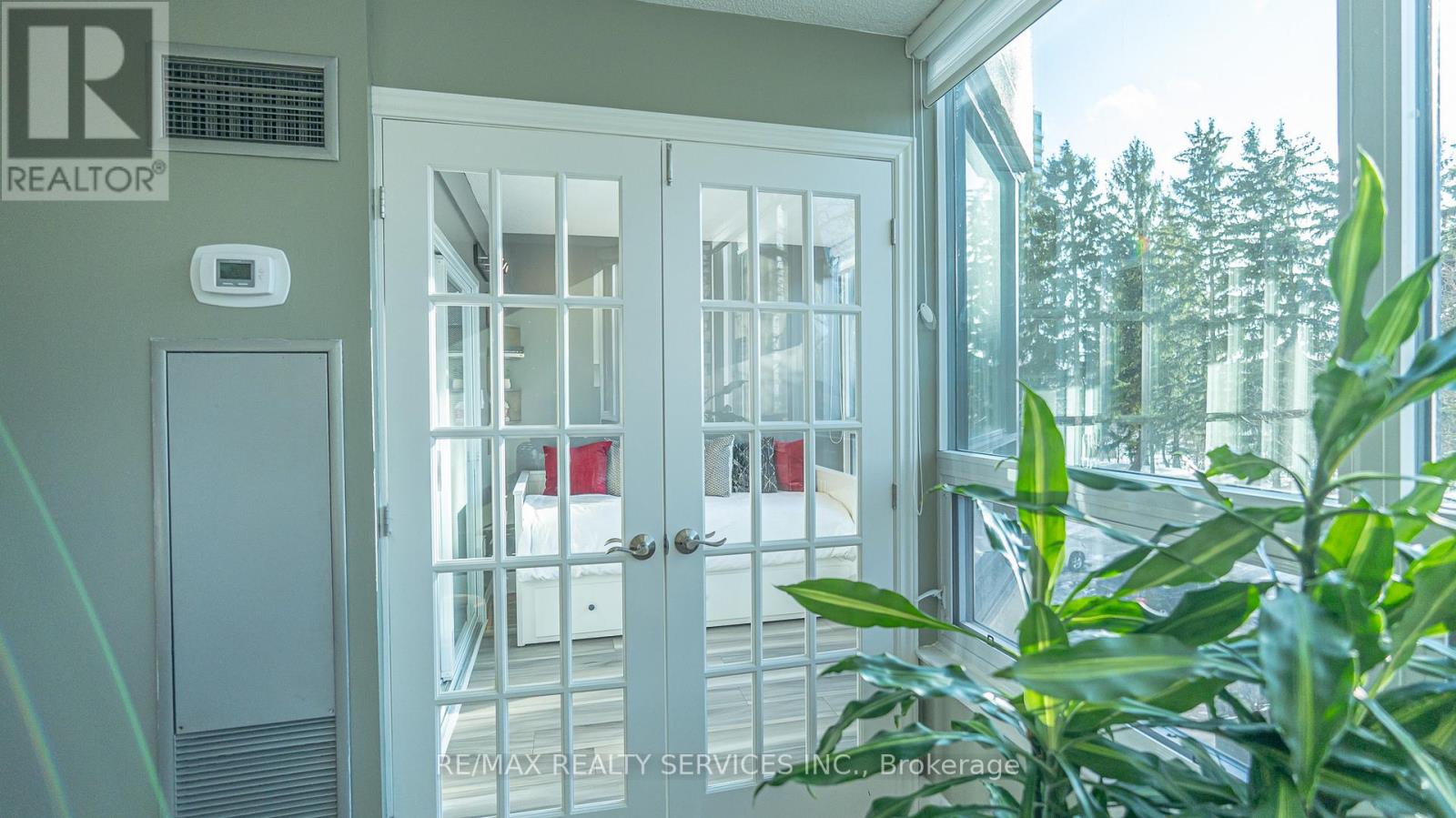 203 - 8 Lisa Street, Brampton, Ontario  L6T 4S6 - Photo 9 - W12807882