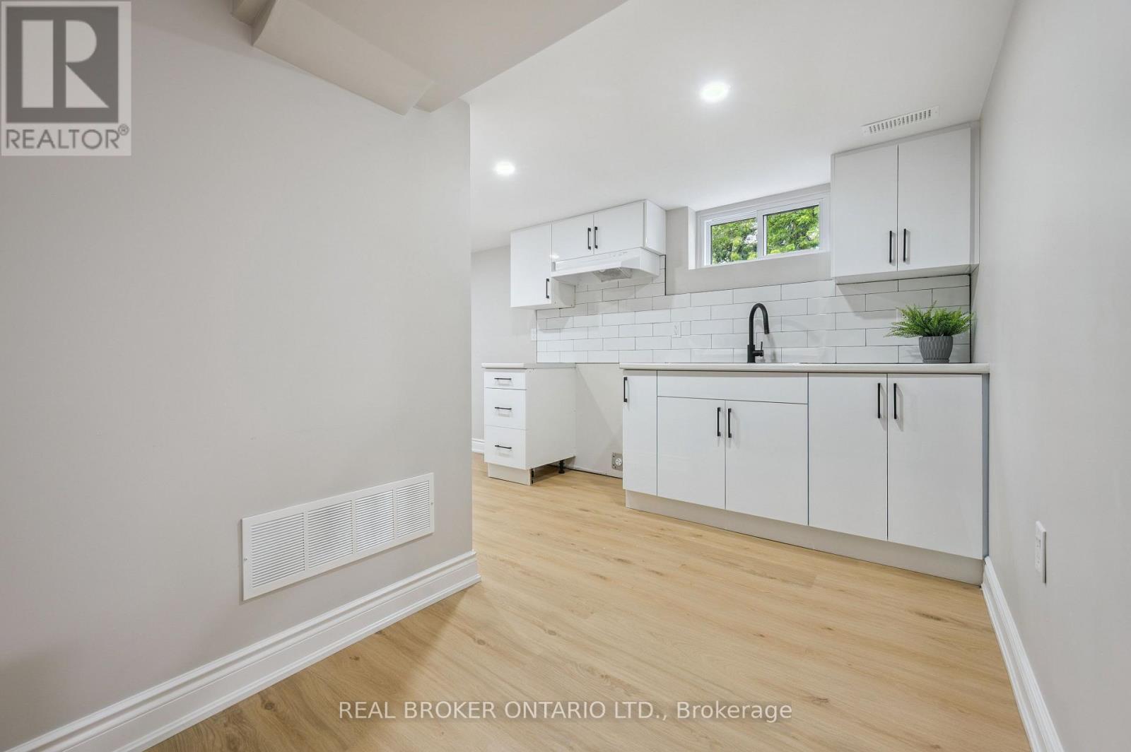 Lower - 56 Dover Street, Waterloo, Ontario  N2J 1Z1 - Photo 9 - X12807860