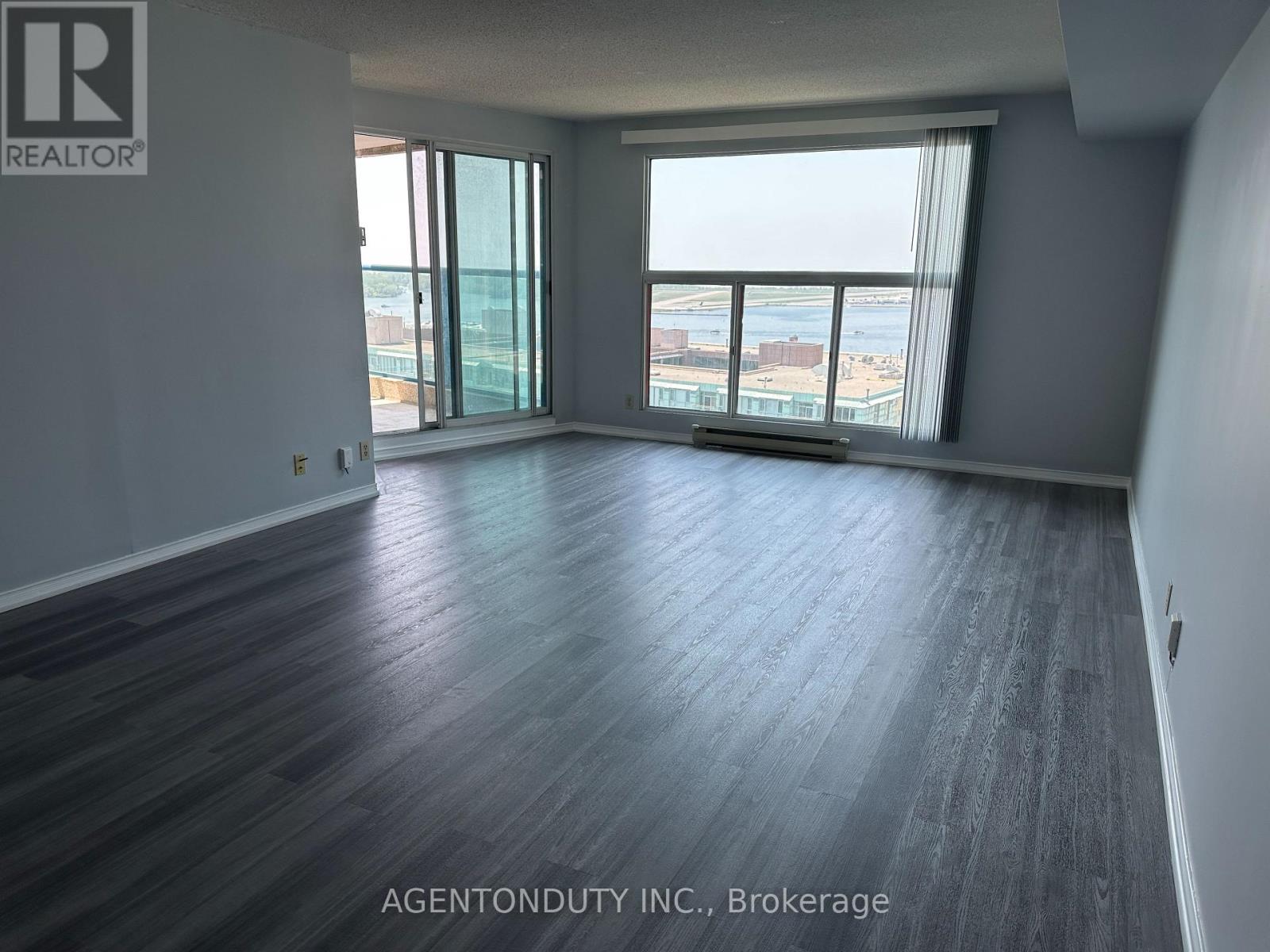 2211 - 77 Harbour Square, Toronto, Ontario  M5J 2S2 - Photo 16 - C12799332