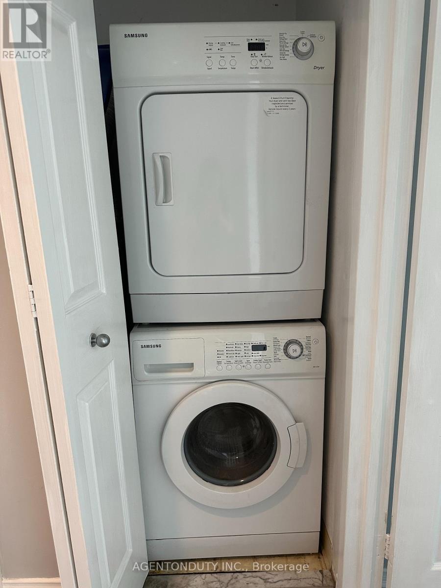 2211 - 77 Harbour Square, Toronto, Ontario  M5J 2S2 - Photo 18 - C12799332