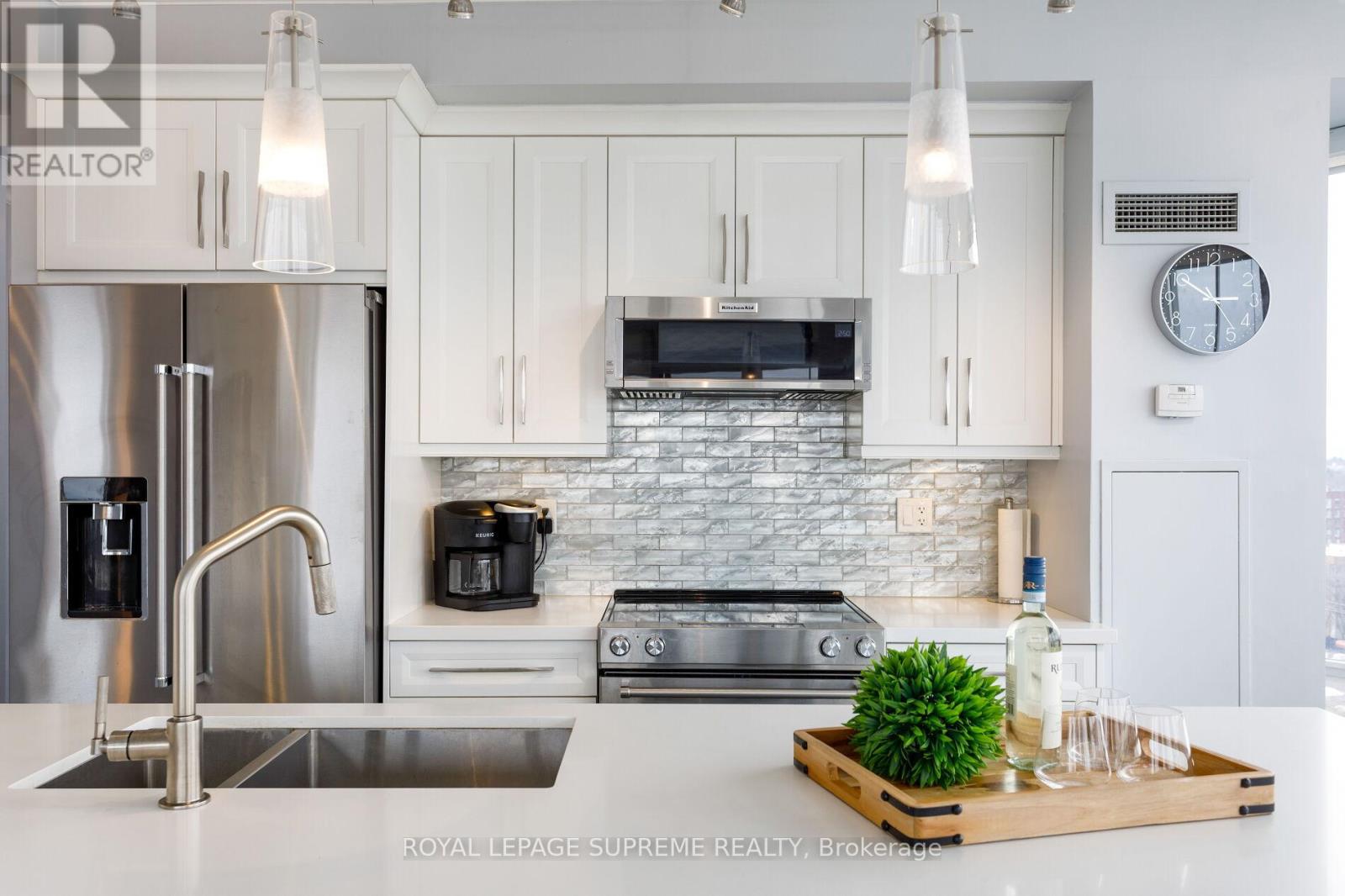 1205 - 15 Windermere Avenue, Toronto, Ontario  M6S 5A2 - Photo 6 - W12807162