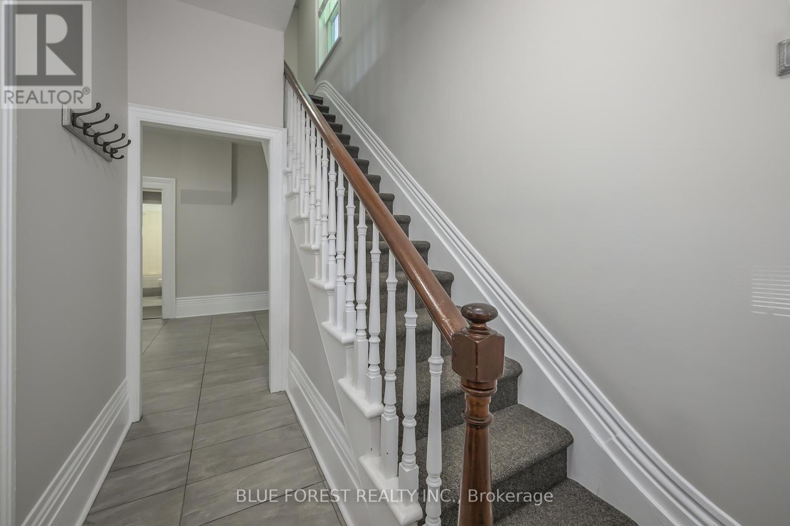 175 Sydenham Street, London East, Ontario  N6A 1W2 - Photo 3 - X12807938