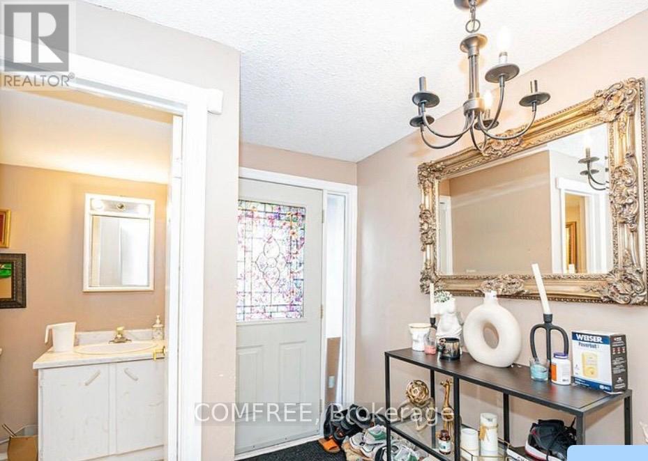 11 - 4020 Brandon Gate Drive, Mississauga, Ontario  L4T 3W8 - Photo 4 - W12807994