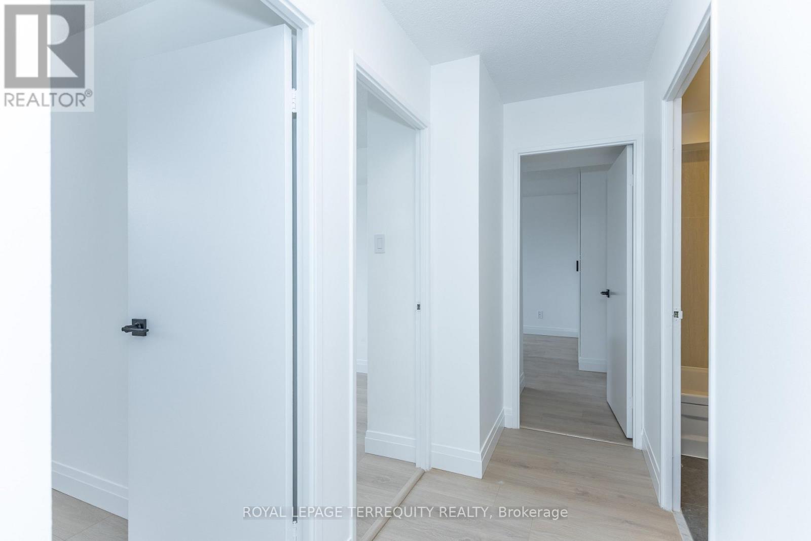 202 - 30 Sunrise Avenue, Toronto, Ontario  M4A 2R3 - Photo 24 - C12807362