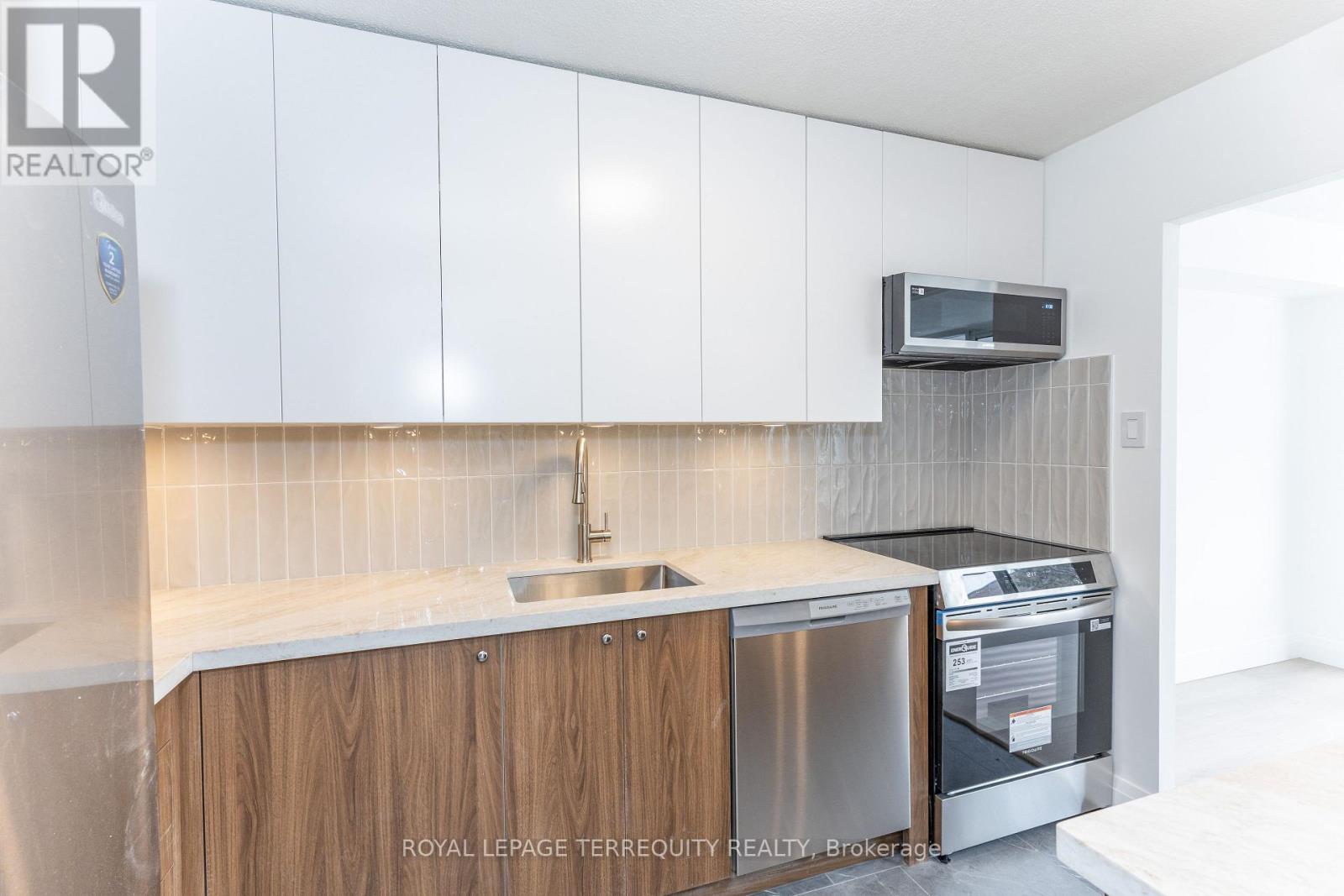 202 - 30 Sunrise Avenue, Toronto, Ontario  M4A 2R3 - Photo 20 - C12807362