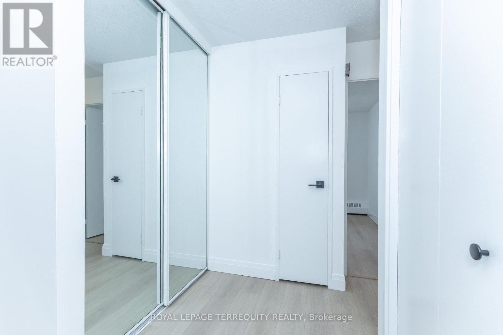 202 - 30 Sunrise Avenue, Toronto, Ontario  M4A 2R3 - Photo 21 - C12807362