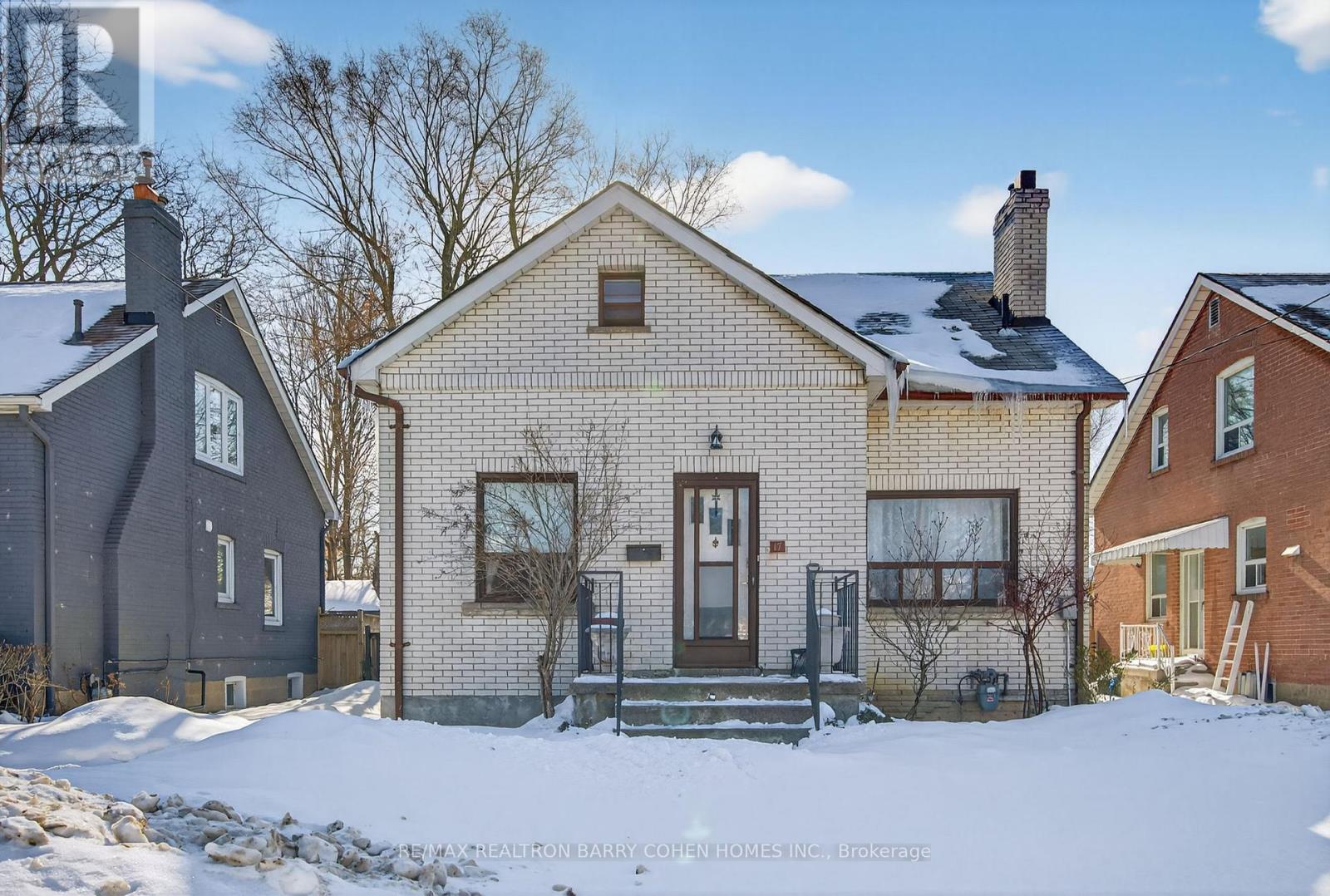 UPPER - 17 SOUTHBOURNE AVENUE, Toronto, Ontario