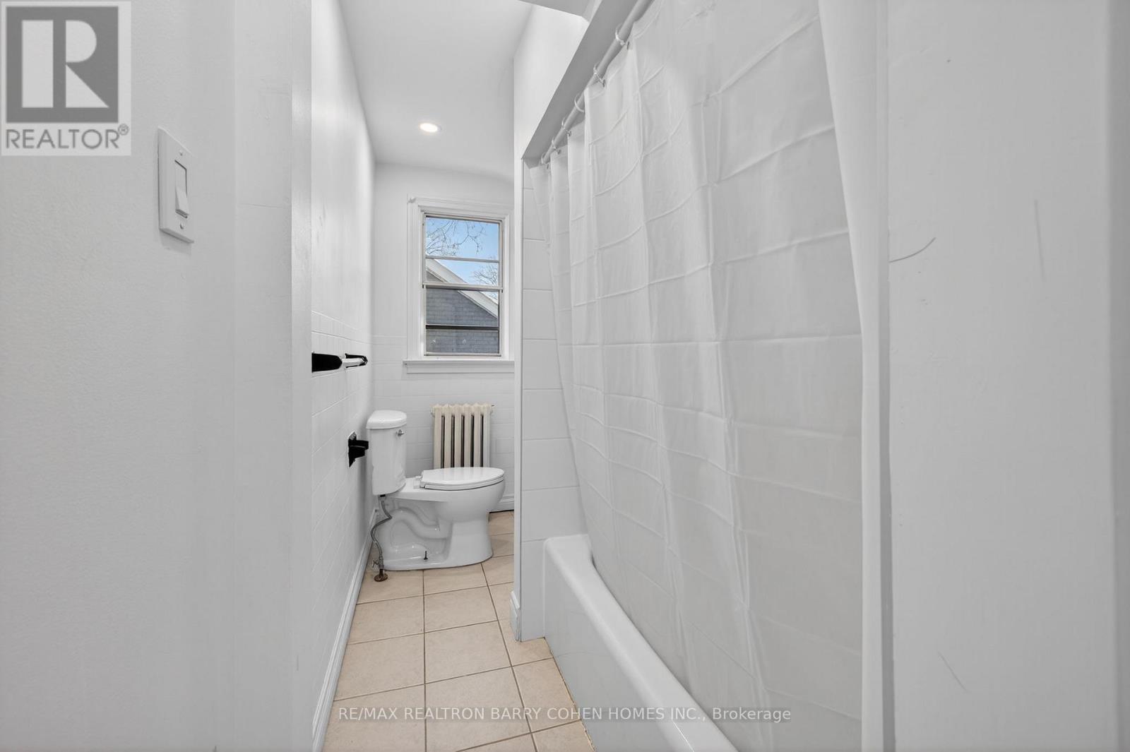 Upper - 17 Southbourne Avenue, Toronto, Ontario  M3H 1A2 - Photo 16 - C12807934