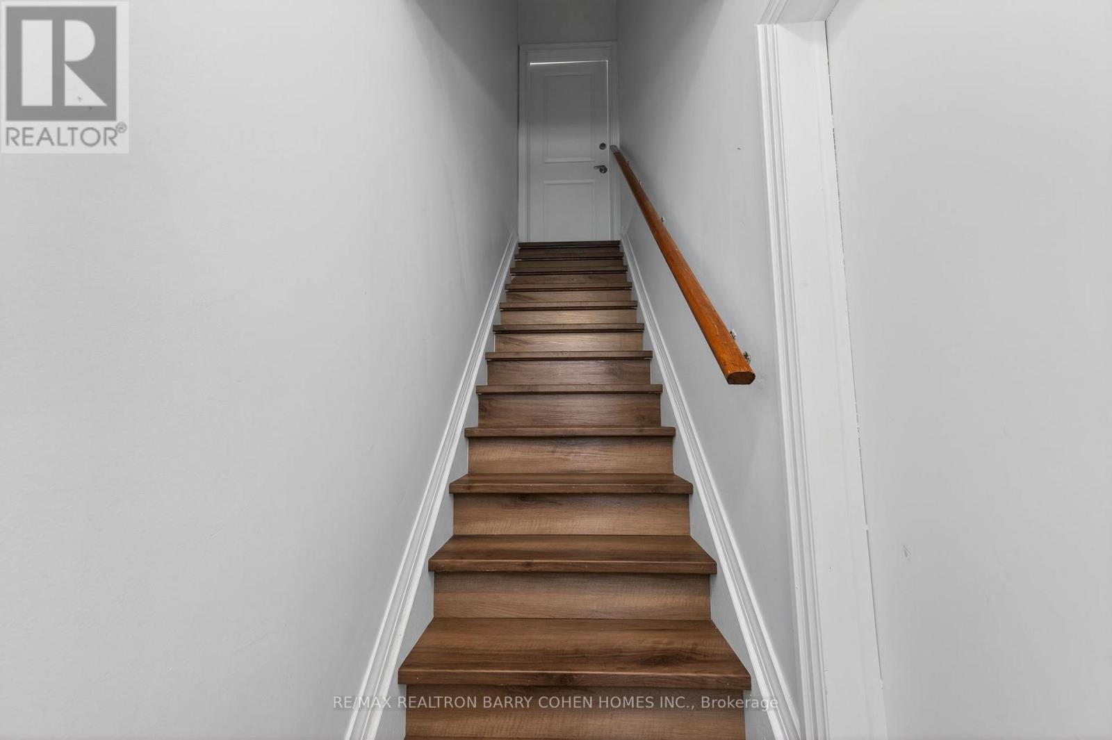 Upper - 17 Southbourne Avenue, Toronto, Ontario  M3H 1A2 - Photo 2 - C12807934