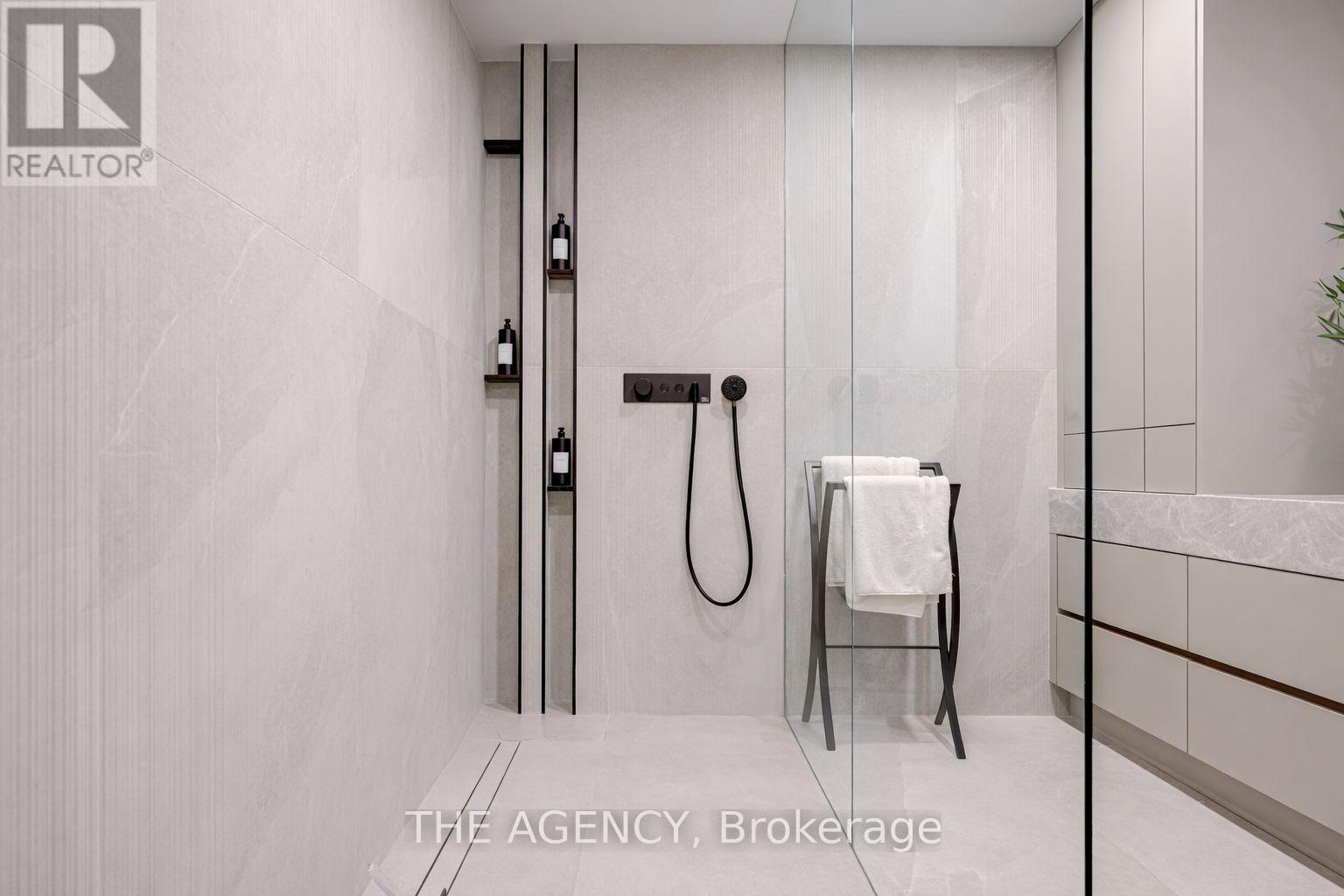 704 - 75 Portland Street, Toronto, Ontario  M5V 2M9 - Photo 15 - C12808008