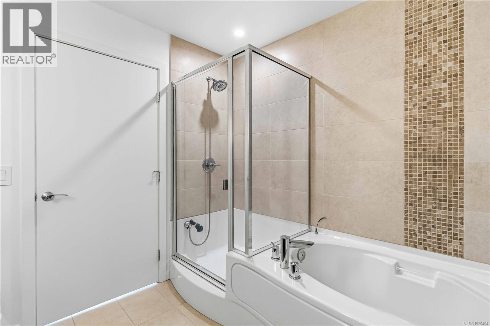 901 373 Tyee Rd, Victoria, British Columbia V9A 0B3 - Photo 42 - 1026404