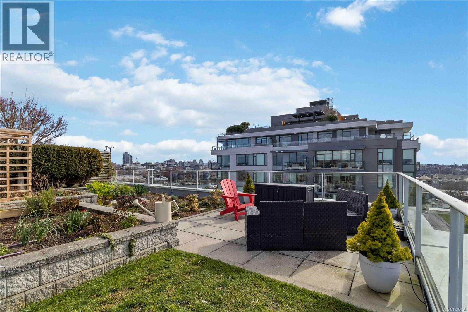 901 373 Tyee Rd, Victoria, British Columbia V9A 0B3 - Photo 44 - 1026404