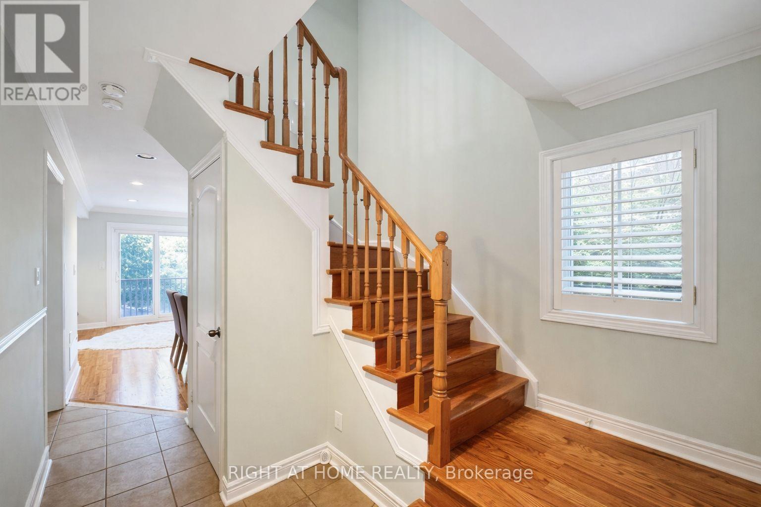 95 Giancola Crescent, Vaughan, Ontario  L6A 2T5 - Photo 7 - N12804234