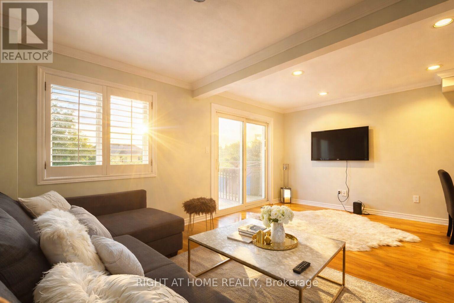 95 Giancola Crescent, Vaughan, Ontario  L6A 2T5 - Photo 3 - N12804234