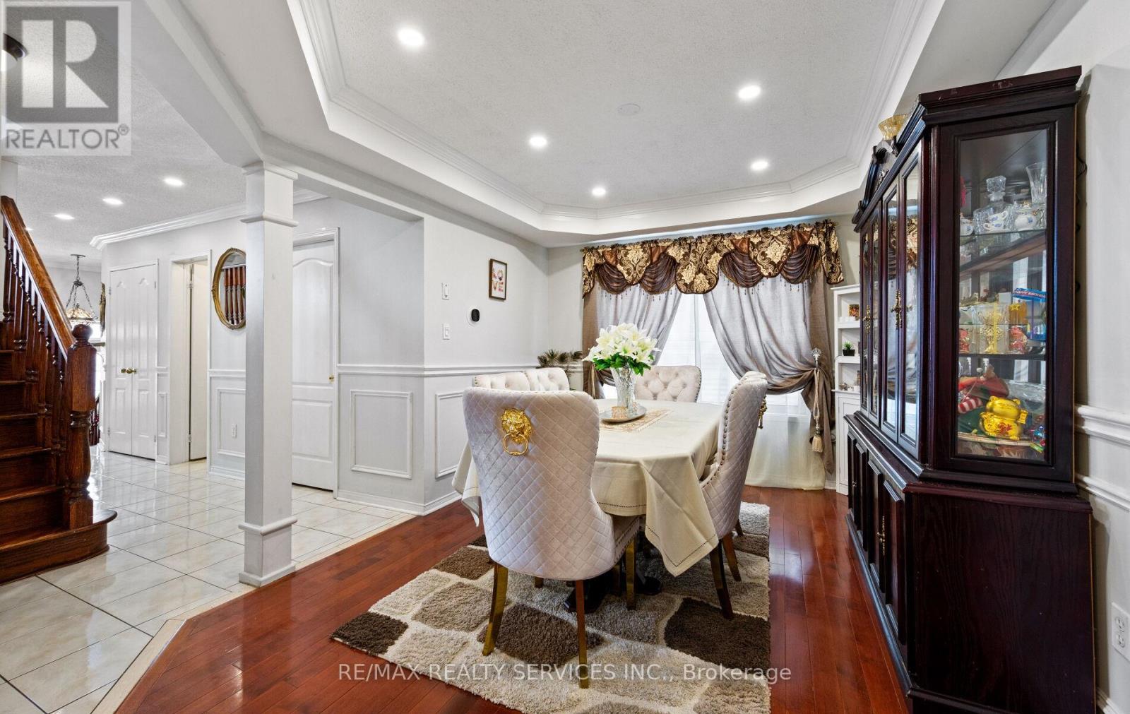 23 Edenvalley Road, Brampton, Ontario  L7A 2M6 - Photo 7 - W12807888