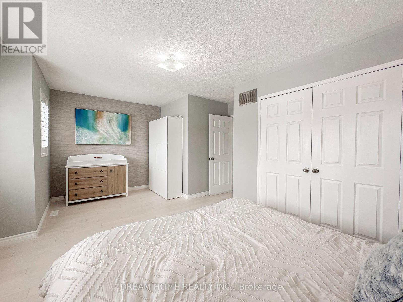 3746 Windhaven Drive, Mississauga, Ontario  L5N 7V5 - Photo 13 - W12807896