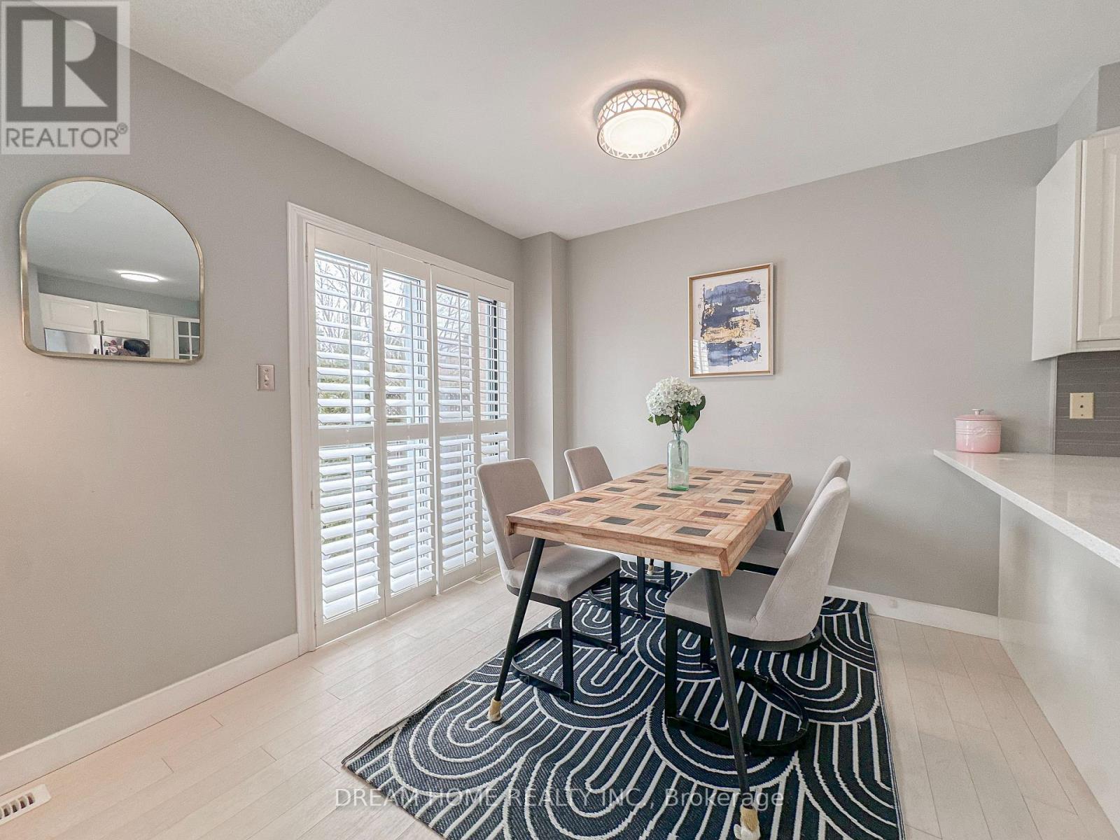 3746 Windhaven Drive, Mississauga, Ontario  L5N 7V5 - Photo 8 - W12807896