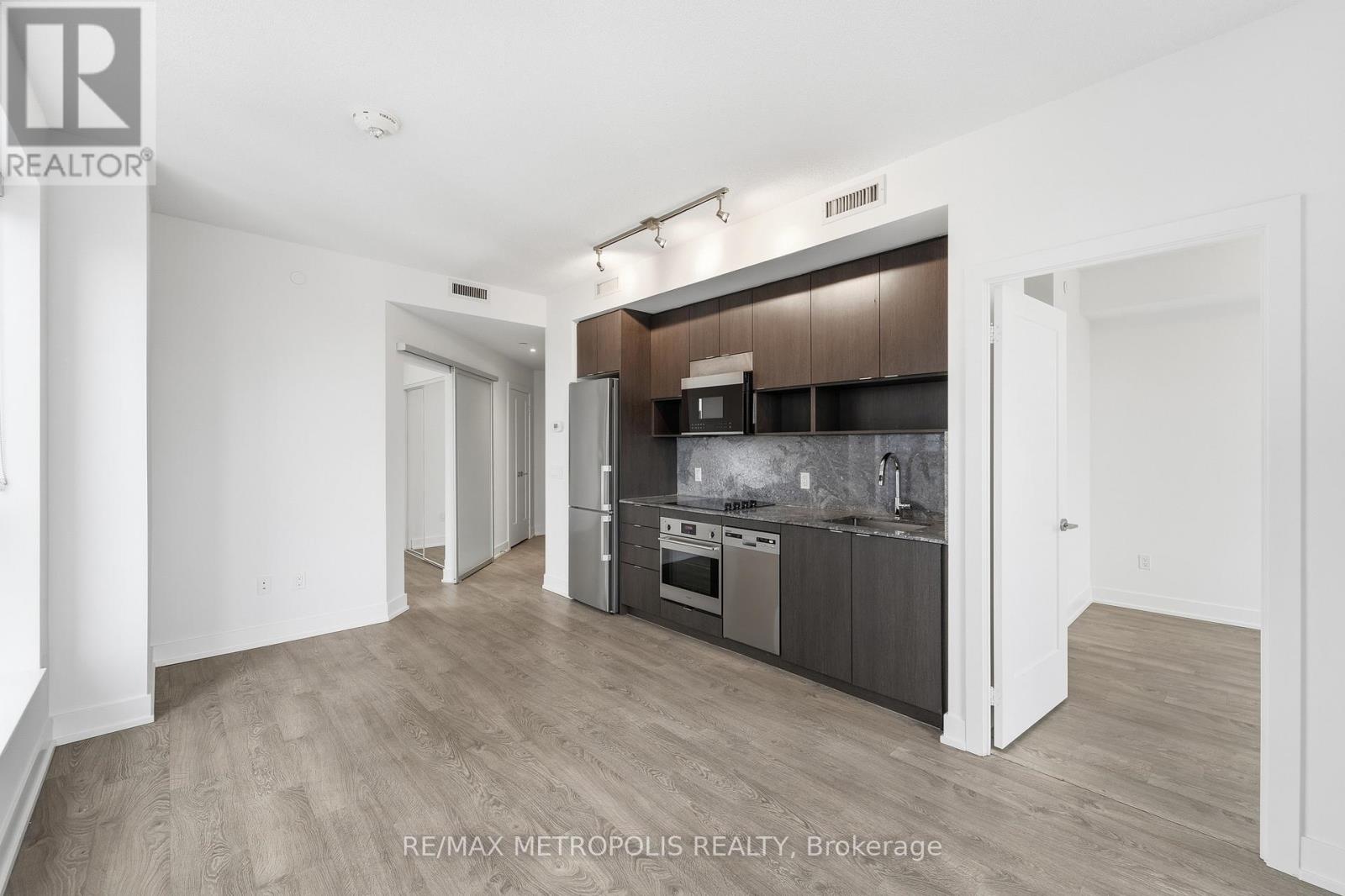 3304 - 7 Mabelle Avenue, Toronto, Ontario  M9A 0C9 - Photo 6 - W12807908