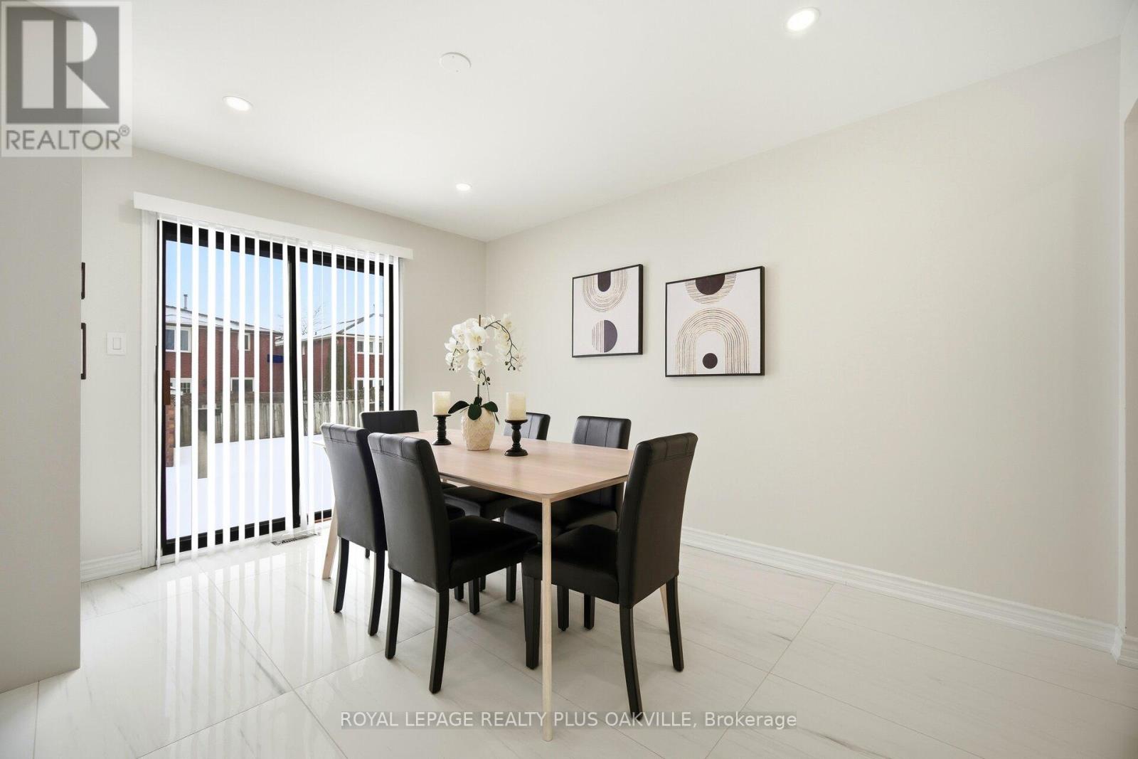 1346 Chalfield Drive, Oakville, Ontario  L6J 6R5 - Photo 13 - W12807922