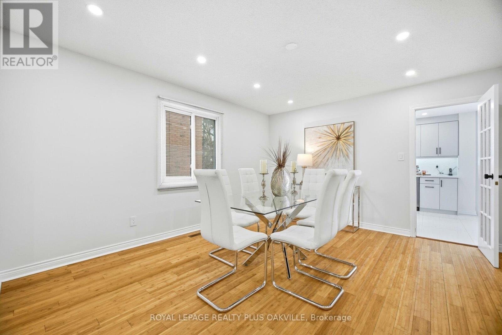 1346 Chalfield Drive, Oakville, Ontario  L6J 6R5 - Photo 19 - W12807922