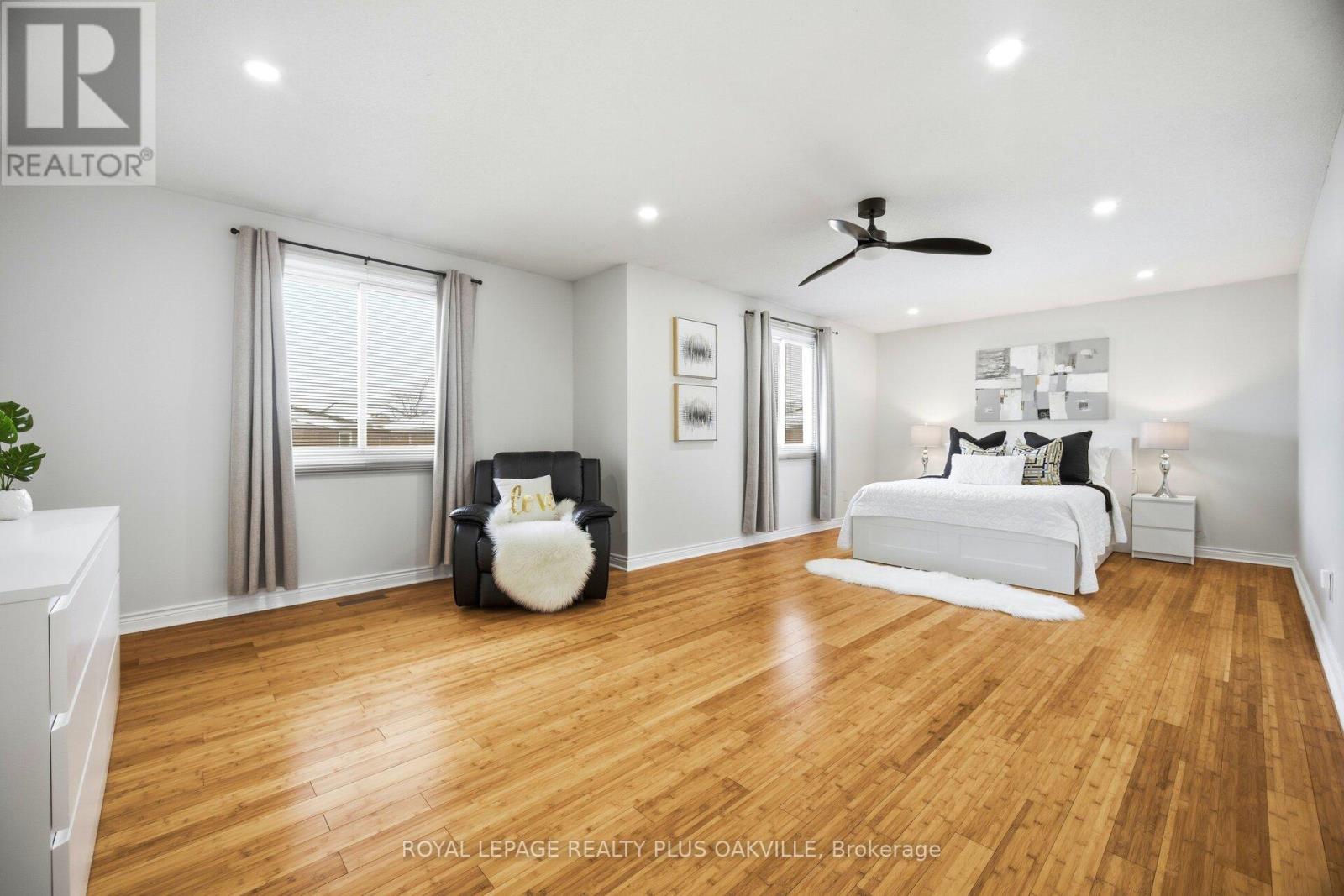 1346 Chalfield Drive, Oakville, Ontario  L6J 6R5 - Photo 30 - W12807922