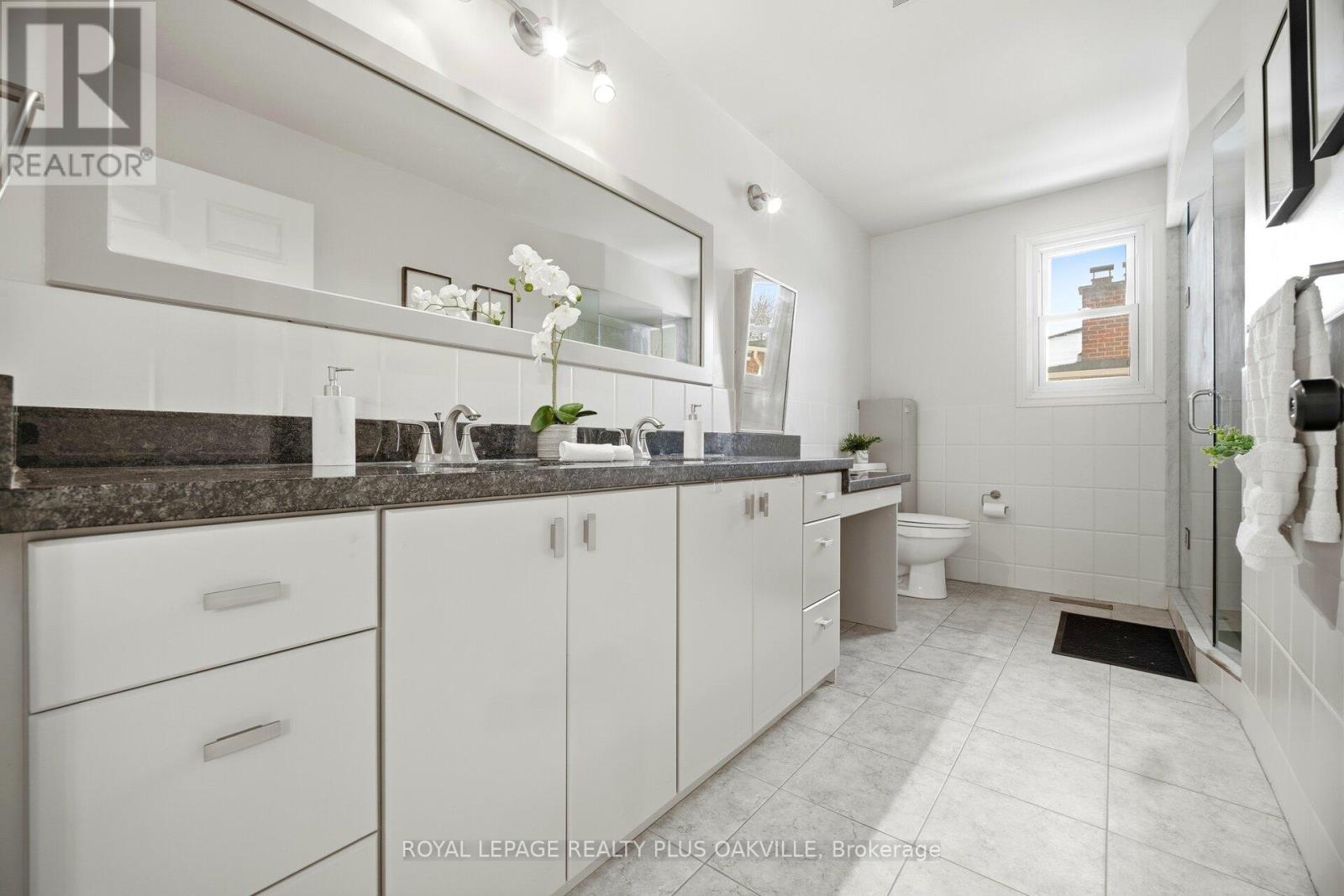 1346 Chalfield Drive, Oakville, Ontario  L6J 6R5 - Photo 42 - W12807922