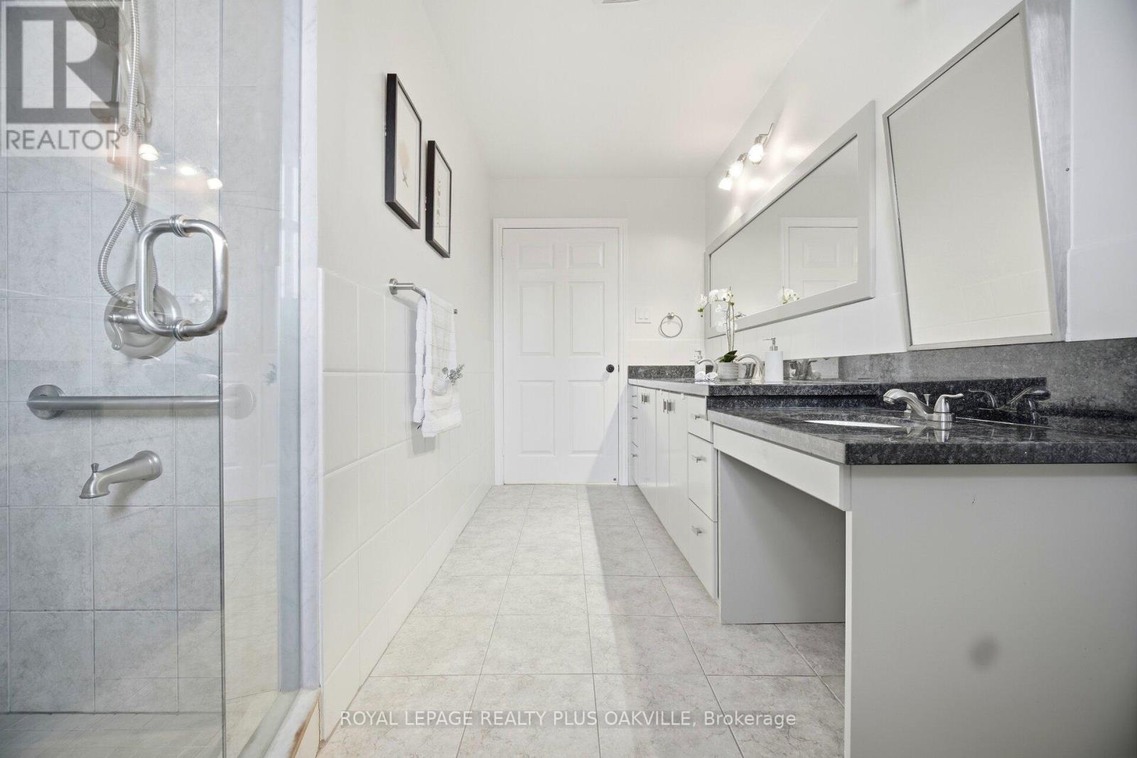 1346 Chalfield Drive, Oakville, Ontario  L6J 6R5 - Photo 43 - W12807922