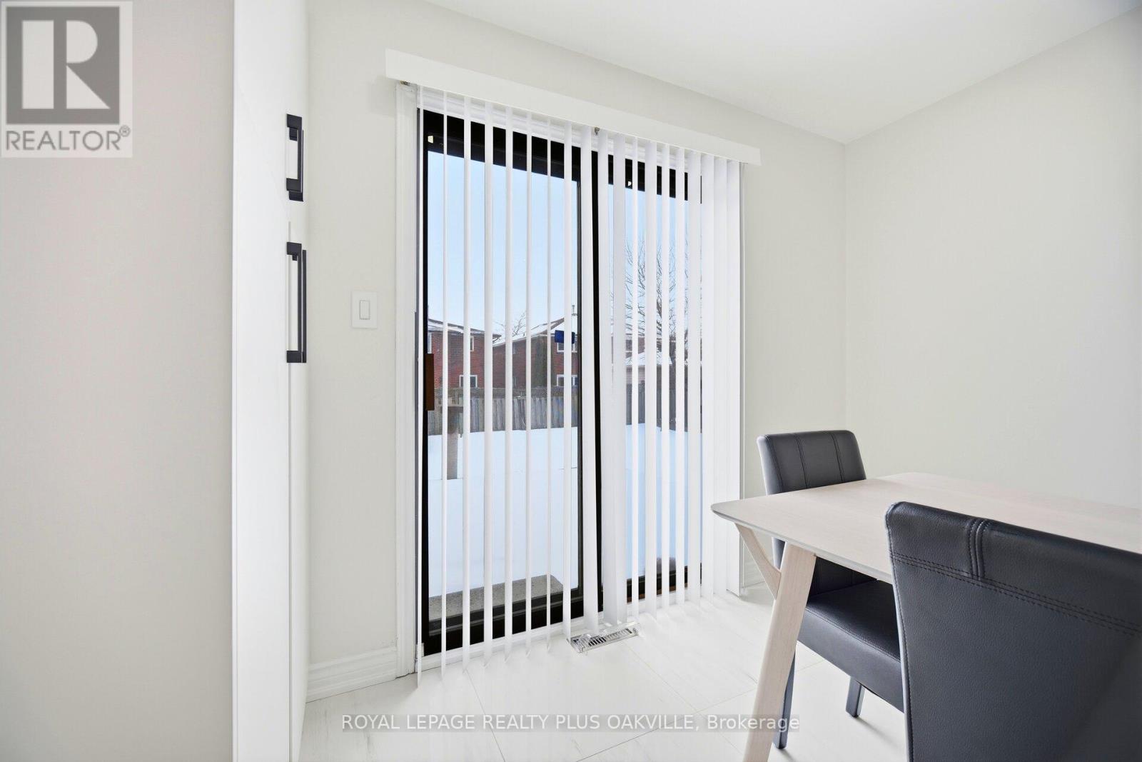 1346 Chalfield Drive, Oakville, Ontario  L6J 6R5 - Photo 48 - W12807922