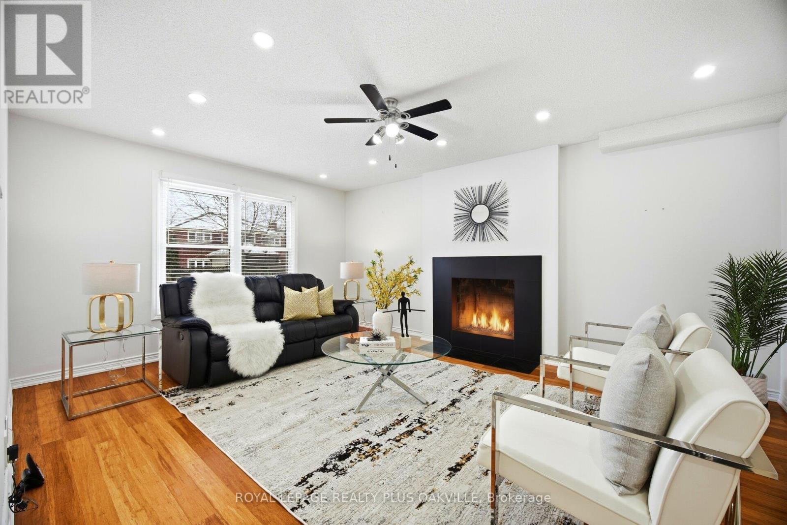 1346 Chalfield Drive, Oakville, Ontario  L6J 6R5 - Photo 9 - W12807922