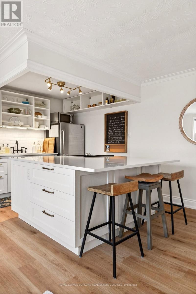 405 - 2054 Courtland Drive, Burlington, Ontario  L7R 1R8 - Photo 6 - W12807948