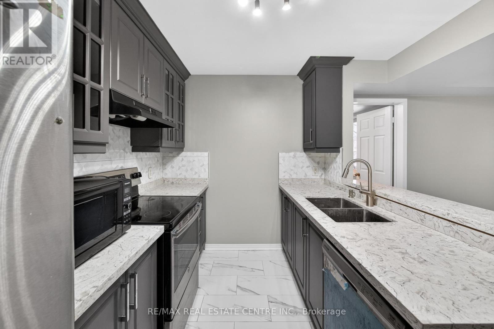 105 - 5035 Oscar Peterson Boulevard, Mississauga, Ontario  L5M 0P4 - Photo 8 - W12807966