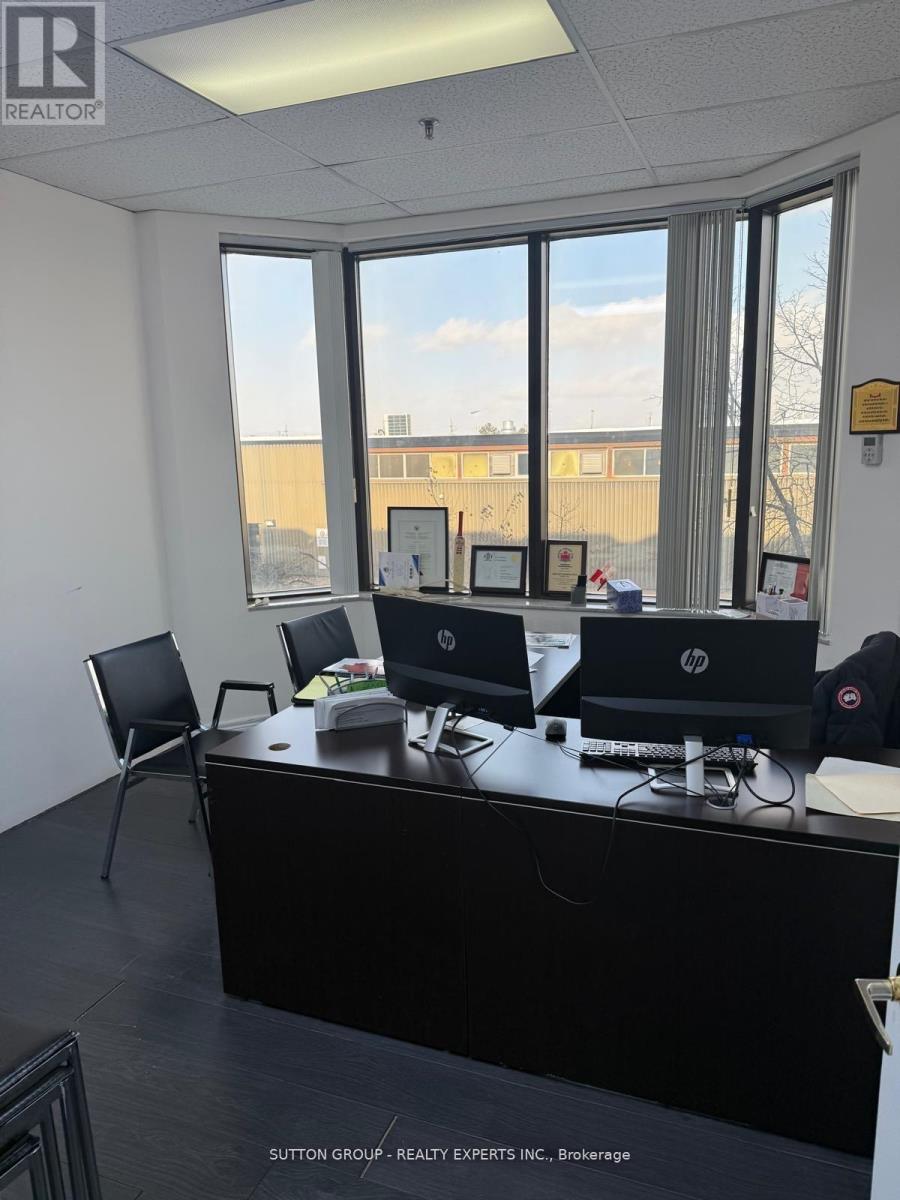 223 ( 3 Offices ) - 350 Rutherford Road S, Brampton, Ontario  L6W 3M2 - Photo 12 - W12807978