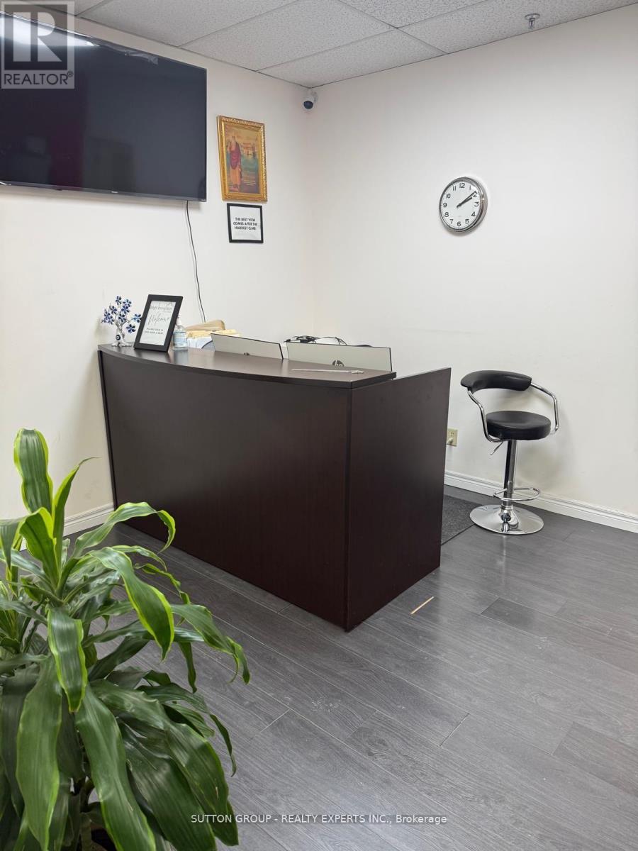 223 ( 3 Offices ) - 350 Rutherford Road S, Brampton, Ontario  L6W 3M2 - Photo 3 - W12807978
