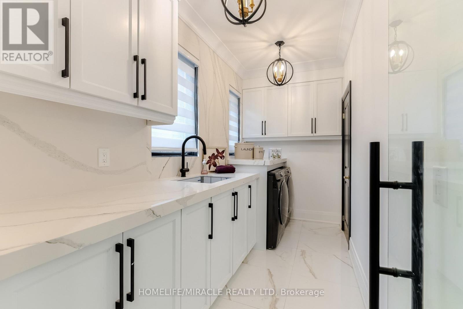 1540 Mississauga Road, Mississauga, Ontario  L5H 2K1 - Photo 13 - W12807984