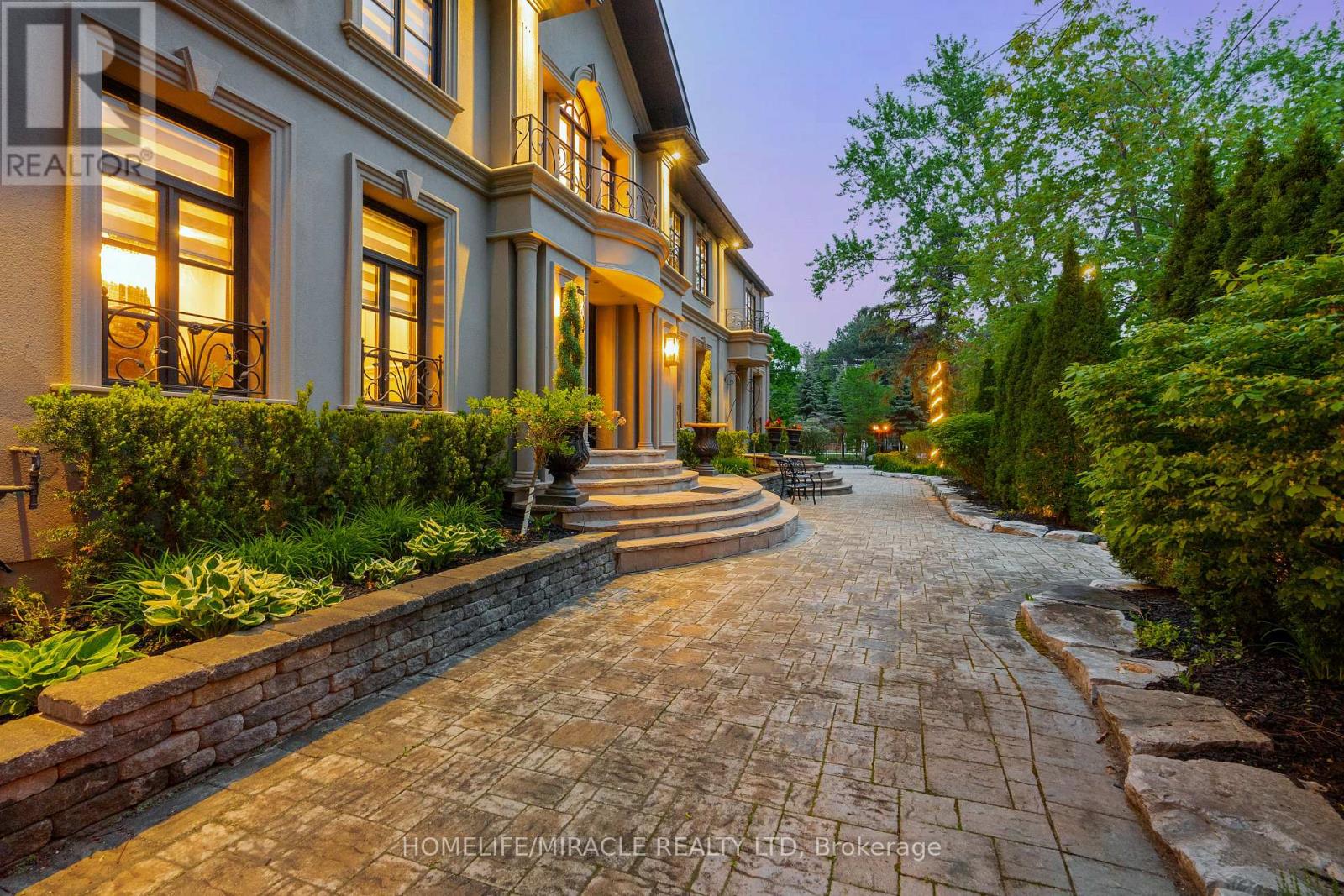 1540 Mississauga Road, Mississauga, Ontario  L5H 2K1 - Photo 5 - W12807984