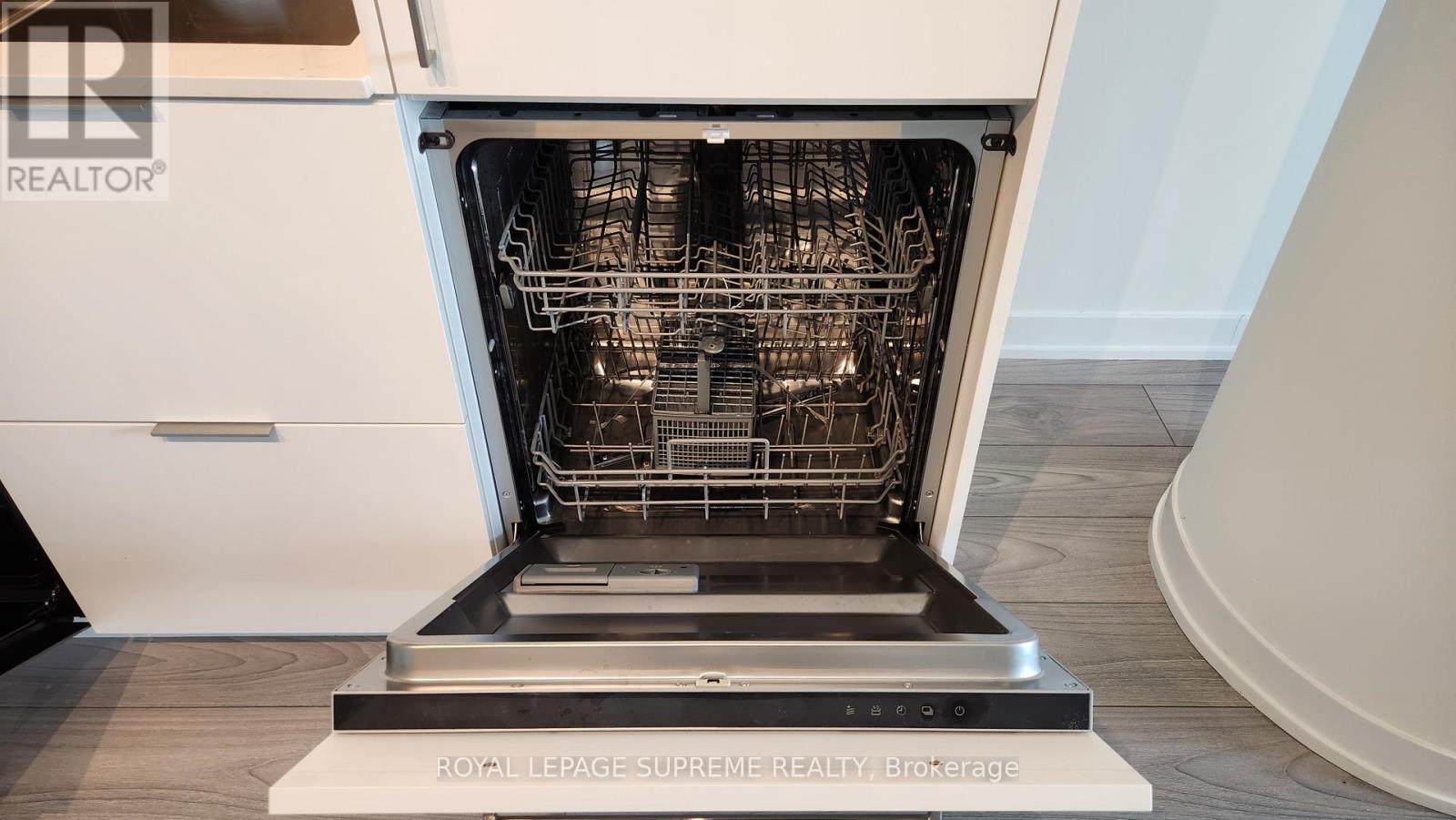 418 - 1 Fairview Road E, Mississauga, Ontario  L5A 0B4 - Photo 5 - W12807996