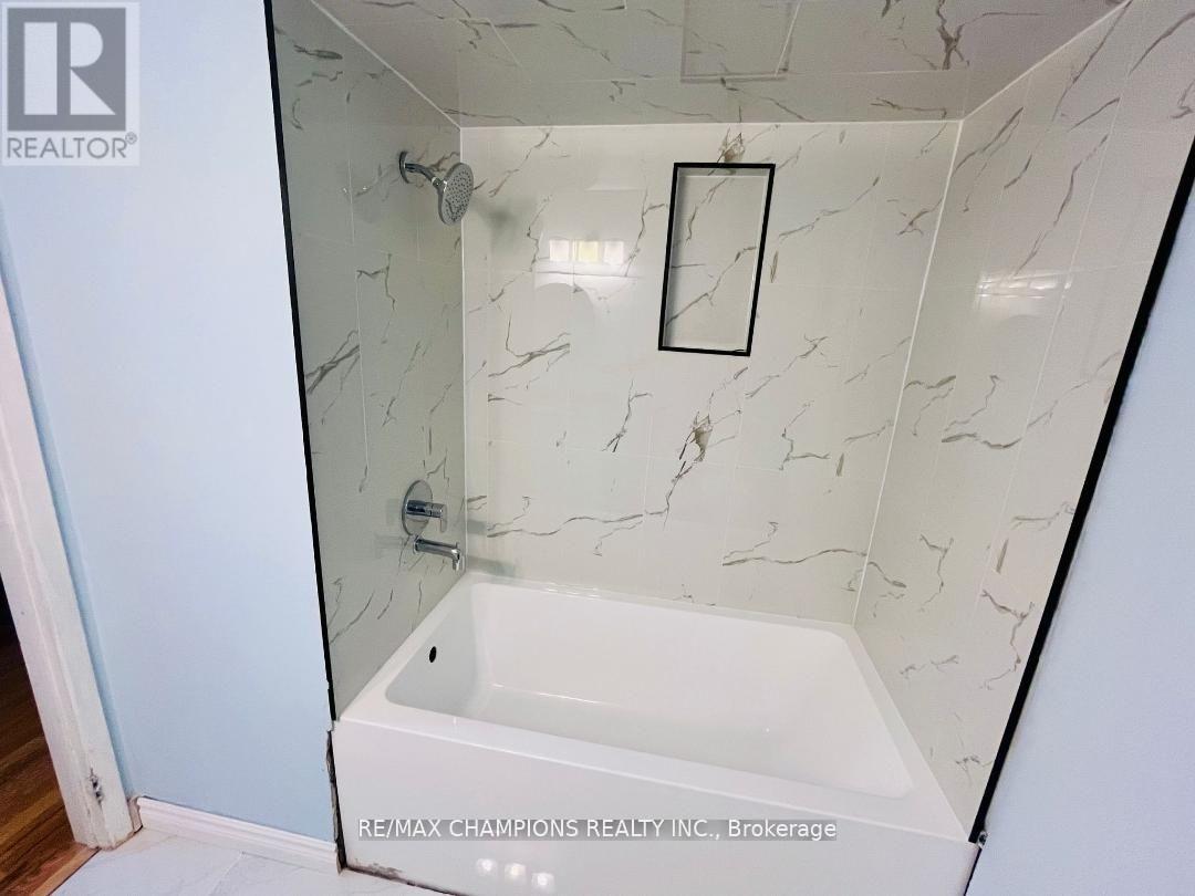 14 Simmons Boulevard, Brampton, Ontario  L6V 3V5 - Photo 12 - W12807998