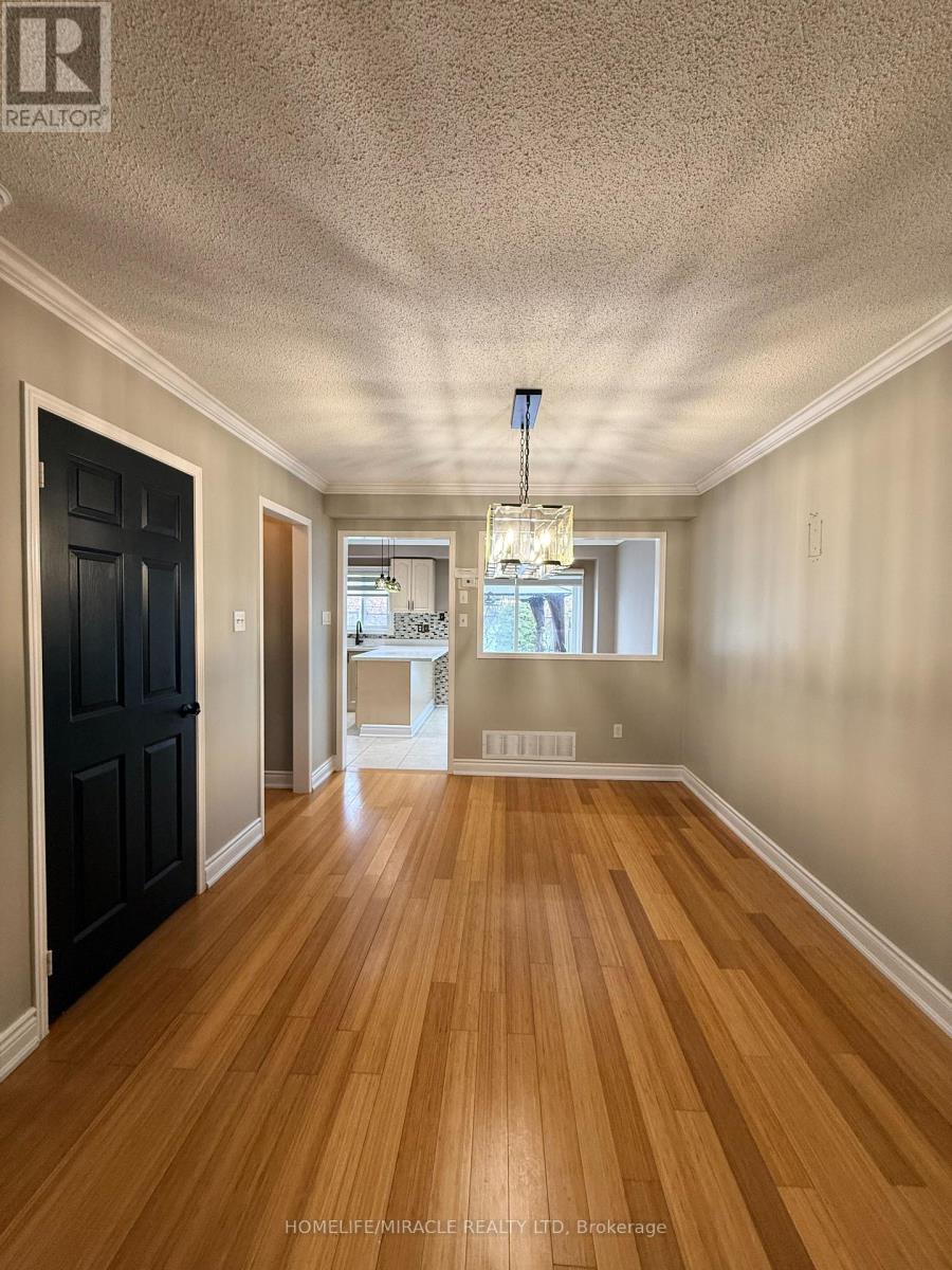 9 Caruso Drive, Brampton, Ontario  L6Y 5B1 - Photo 13 - W12808006