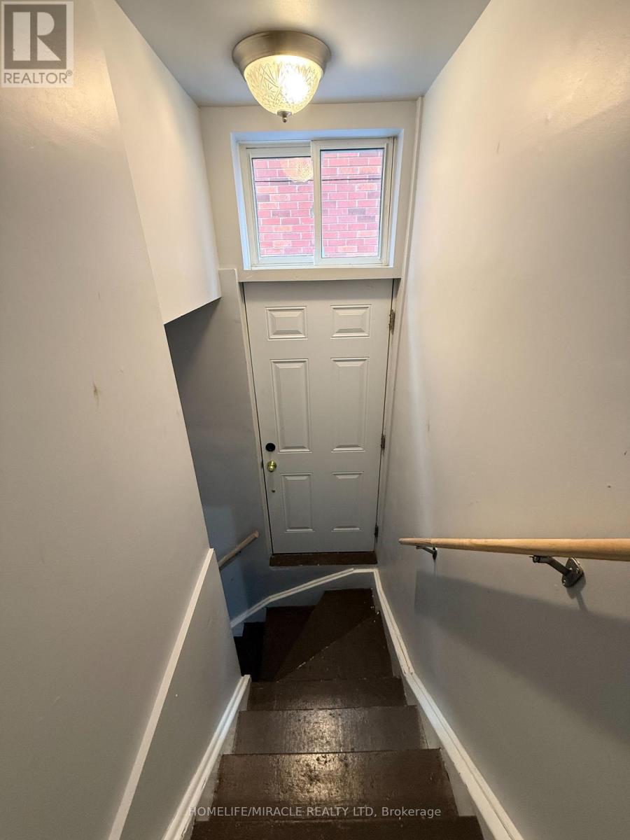 9 Caruso Drive, Brampton, Ontario  L6Y 5B1 - Photo 25 - W12808006