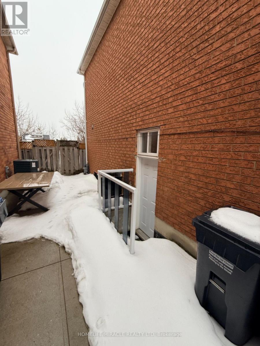 9 Caruso Drive, Brampton, Ontario  L6Y 5B1 - Photo 36 - W12808006