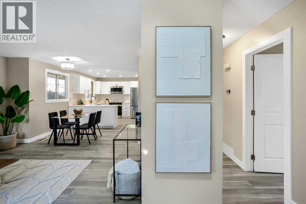 467 Berkley Crescent Nw, Calgary, Alberta T3K 1A9 - Photo 2 - A2280704