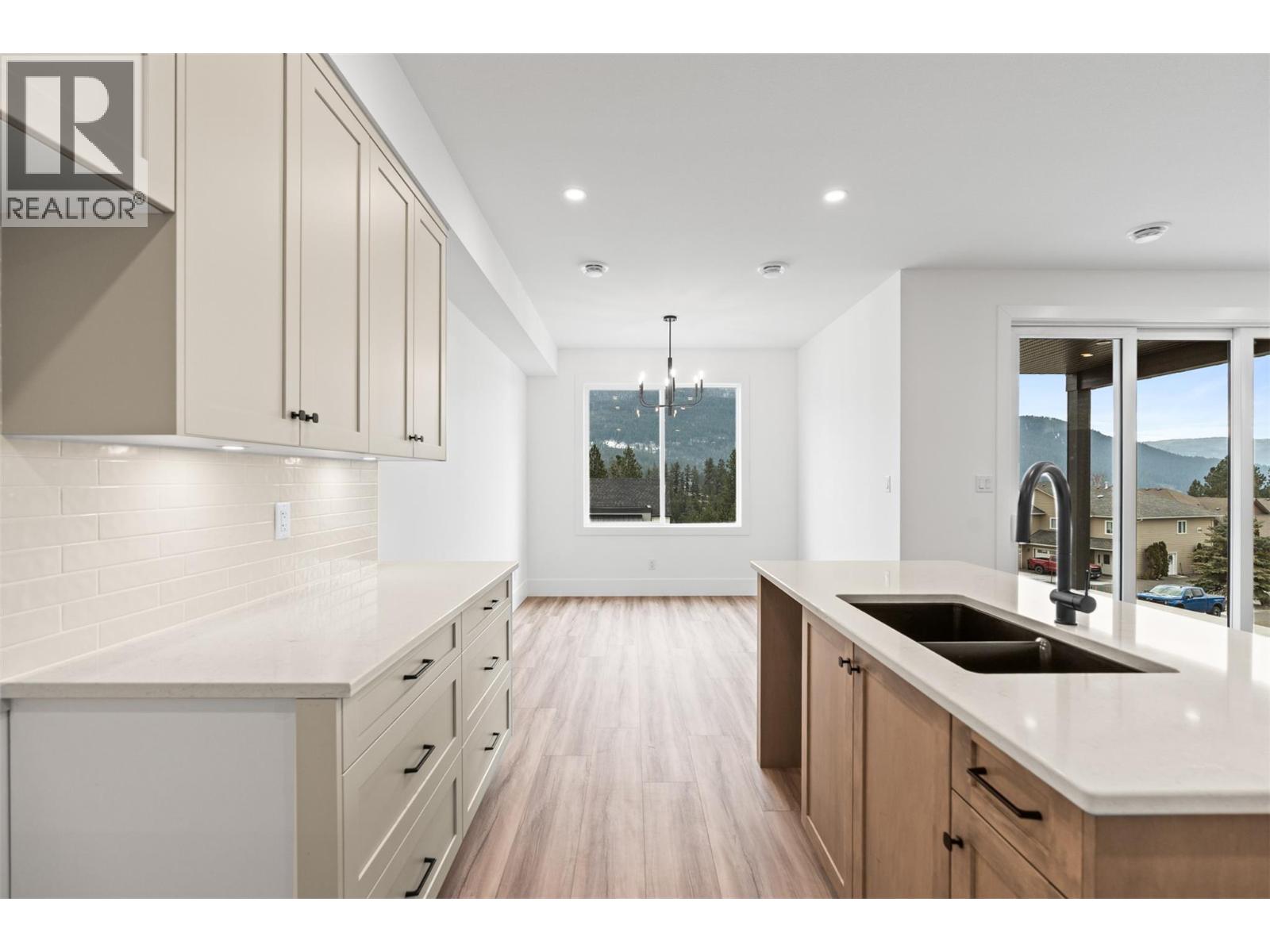 7013 Manning Place, Vernon, British Columbia  V1B 0B6 - Photo 37 - 10376054