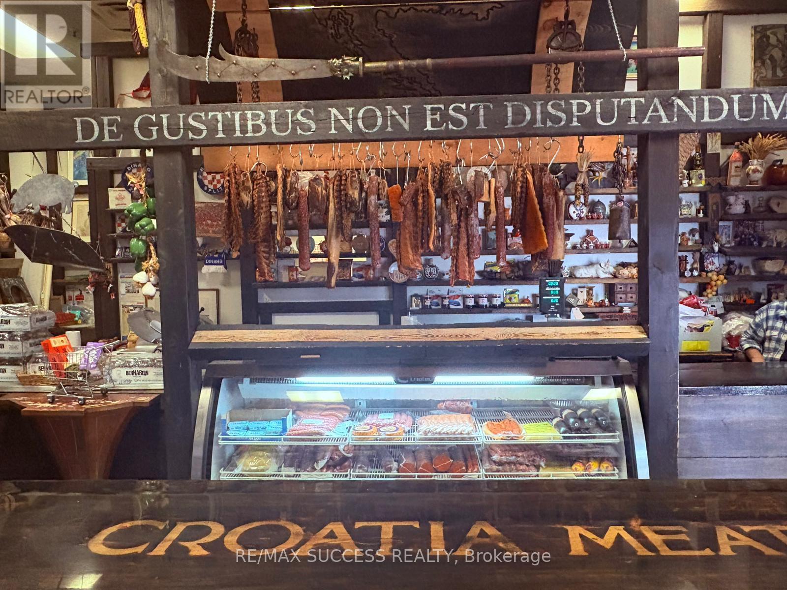 918 Dundas Street E, Mississauga, Ontario  L4Y 4H9 - Photo 1 - W12802756