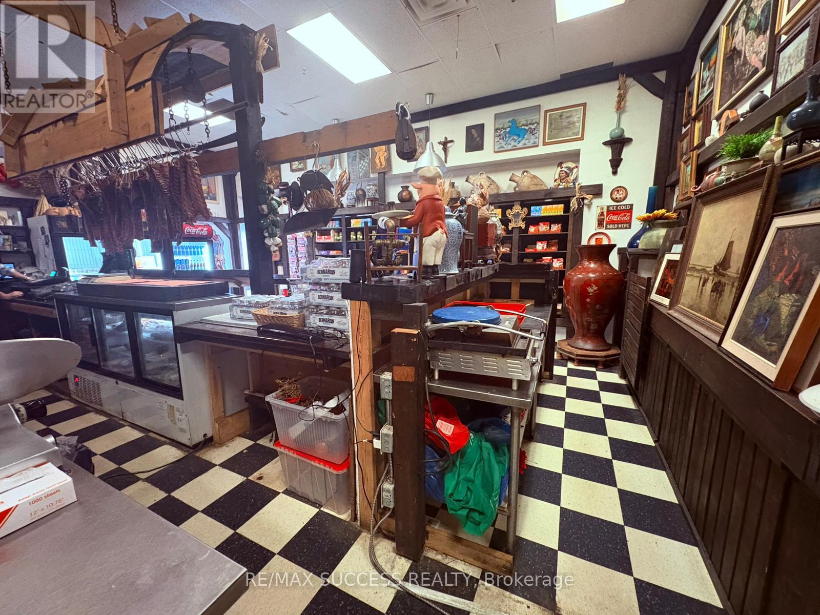 918 Dundas Street E, Mississauga, Ontario  L4Y 4H9 - Photo 6 - W12802756