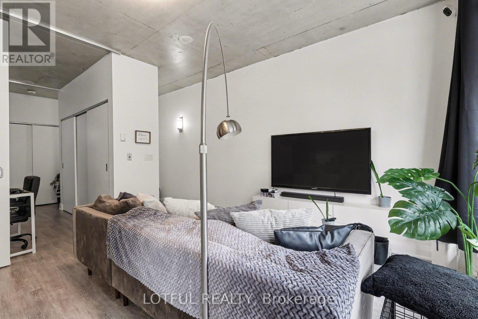 201 - 383 Cumberland Street, Ottawa, Ontario  K1N 1J7 - Photo 10 - X12808014