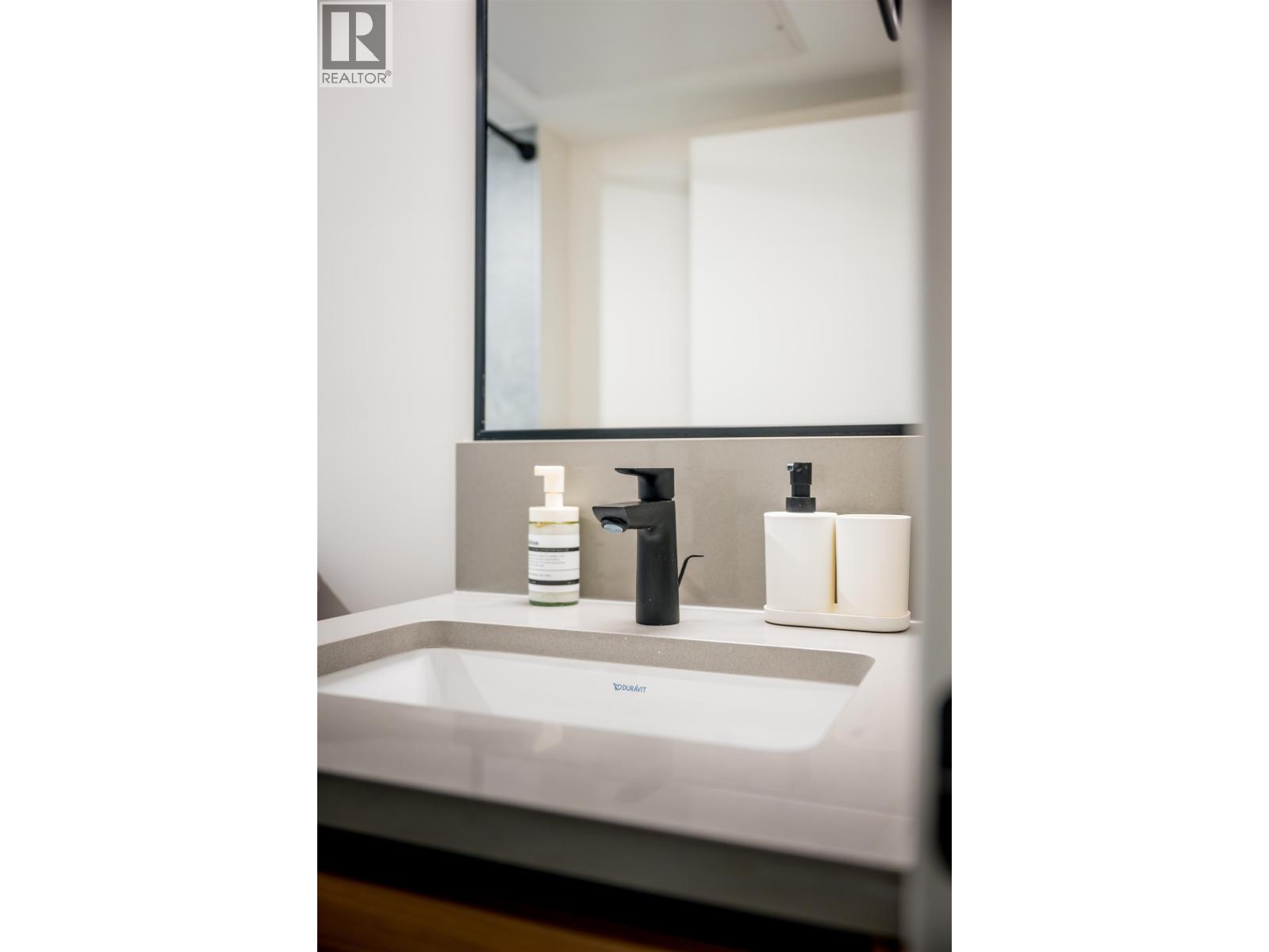 135 W 41st Avenue, Vancouver, British Columbia  V5Y 2S2 - Photo 10 - R3092130